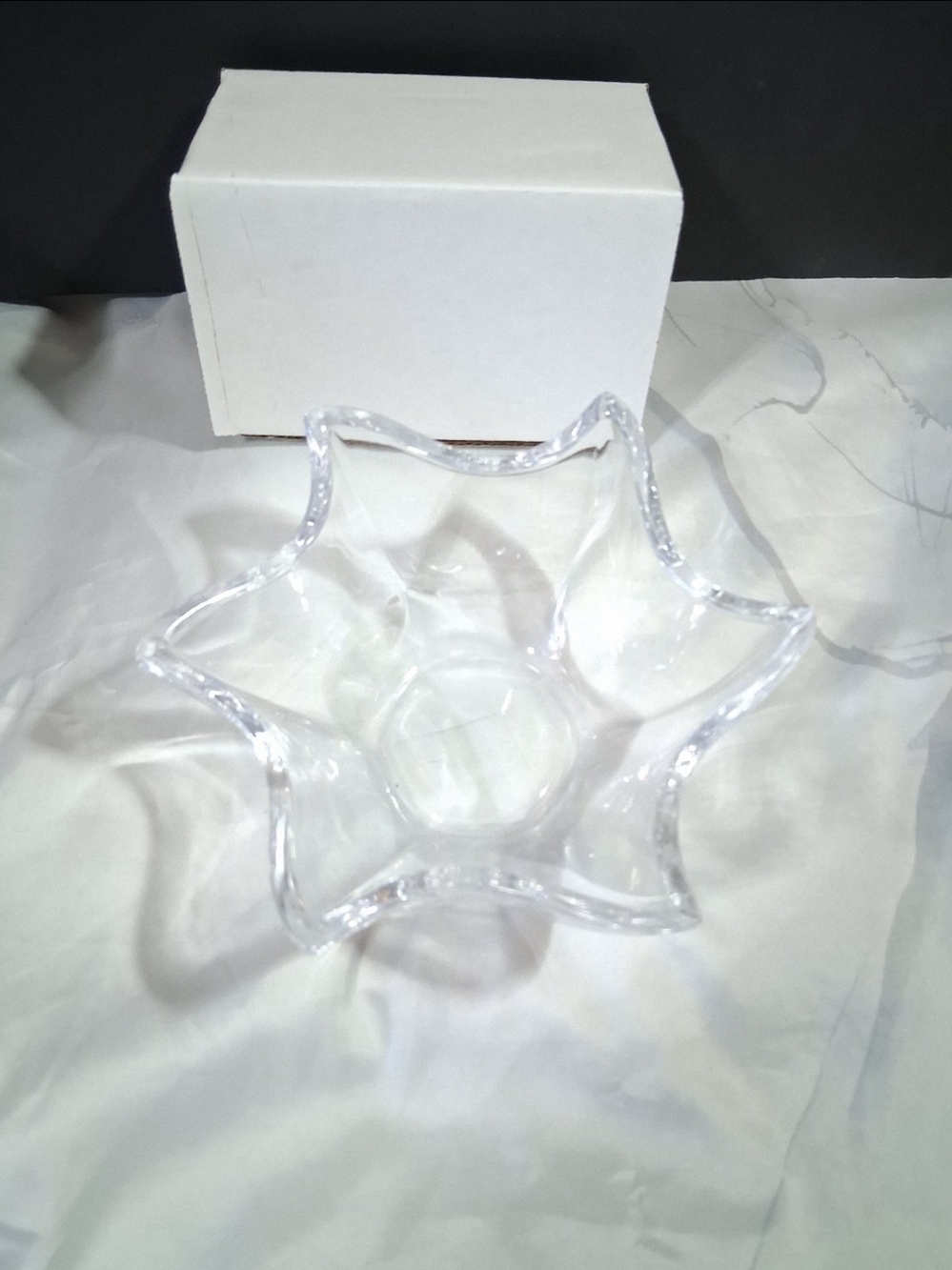 Clear Glass - Heavy thick Starfish Shaped Bowl Very Nice 5 Sides - Picture 2 of 7